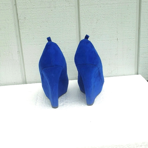 Qupid Blue Size 8 Faux Suede High Wedge. - Picture 5 of 5